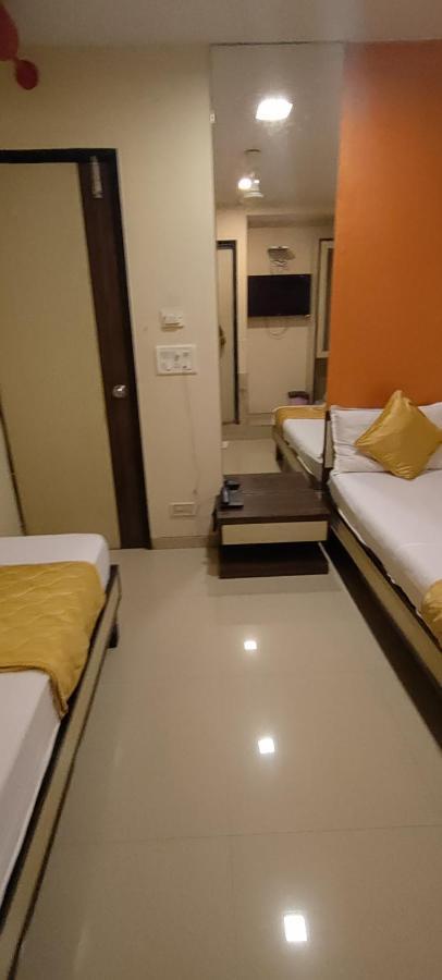 Hotel Minerva Residency - Near Grant Road Railway Station مومباي المظهر الخارجي الصورة